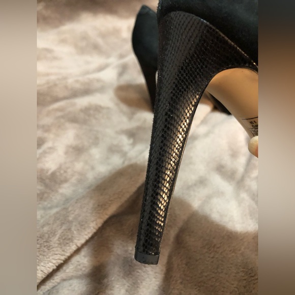 White House black market suede pumps - Picture 4 of 6